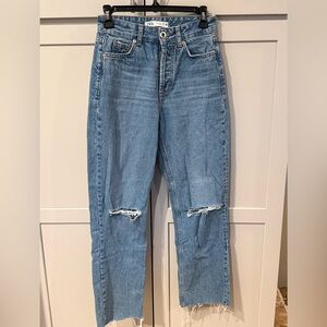 ZARA High Rise Straight Leg Jeans – Distressed Knees – Raw Hem – Size 2 / EUR 34